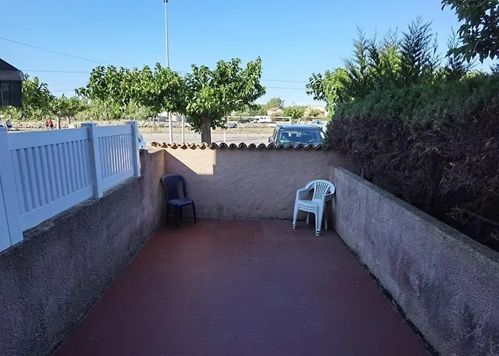 Rdc 2 Pieces Proche Avec Terrasses Et Parking - Fr-1-326-575 Apartment